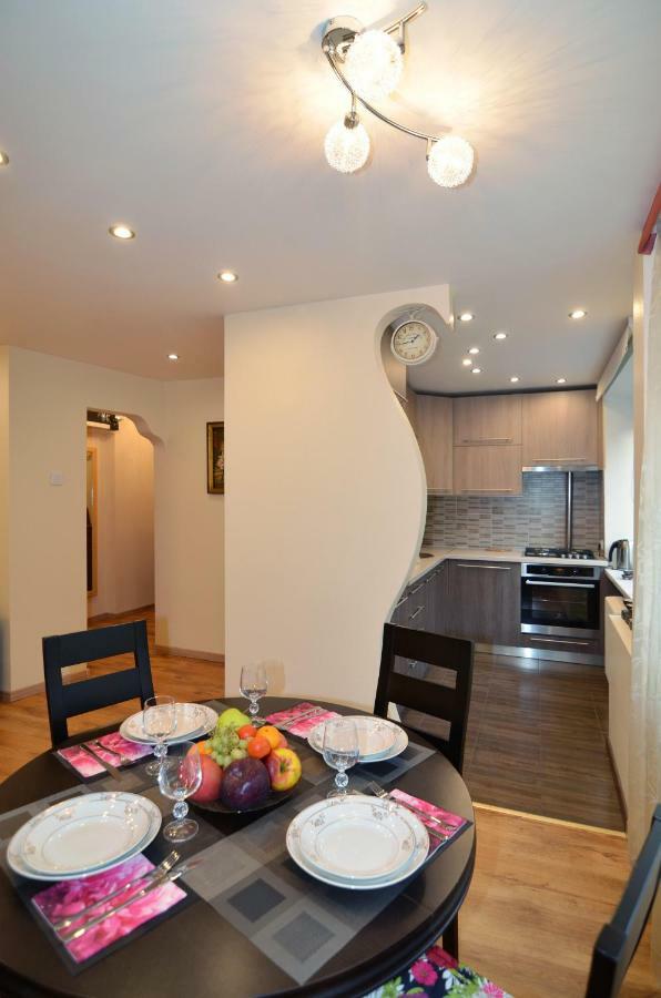 Tomsona Apartment Riga Center ภายนอก รูปภาพ